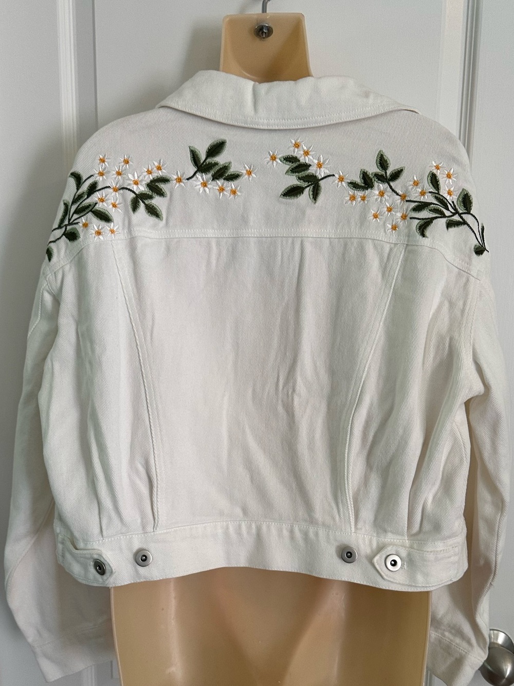 JACQUIE THE LABEL daisy embroidered jacket